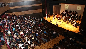 Karşıyaka'da 40 kişilik otizm korosu anneler için söyledi