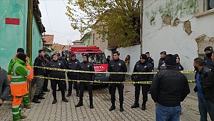Kerpiç ev çöktü: 3 ölü