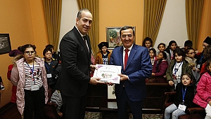 Latife Hanım Köşkü’nün 25 bininci ziyaretçisi Konaklı öğrenciler oldu