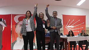 Pınar Susmuş mazbatasını alıyor