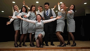 'Bir Gidiş Hikayesi' Bayraklı'da sahnelendi