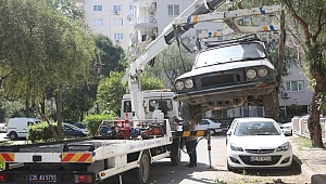 Bornova’da hurda araçlara çözüm 9 ayda 200 hurda araç kaldırıldı