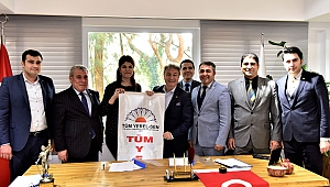 Bornova’da toplu sözleşme sevinci