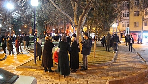 Elazığ'a ilk kurtarma ekibi İzmir'den