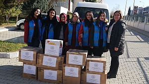 Gönüllü öğrenciler ihtiyaç sahiplerinin yüzünü güldürüyor