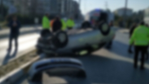 Hakimiyeti kaybetti! Otomobil defalarca takla attı