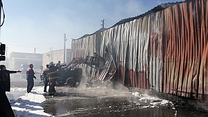İzmir'de hurda kağıt deposunda yangın