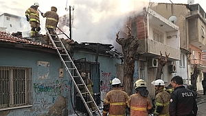 İzmir'de metruk binada yangın çıktı!