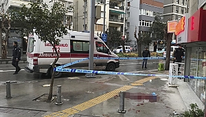 İzmir'de sokak ortasında silahlı saldırı! Tramvayın karşısında…