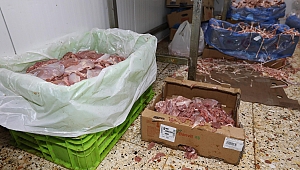 Buca Zabıtasından şok baskın