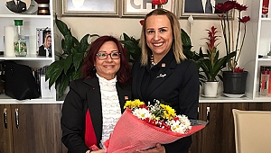 CHP Bayraklı Kadın Kolları Başkanı görevi devraldı