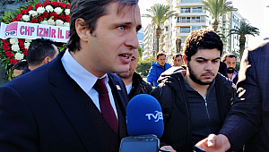 CHP İzmir İl Başkanı Deniz Yücel mazbatasını aldı