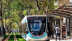 Çiğli tramvayında son adım