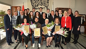 CUMHURİYETE SAHİP ÇIKANLAR ÖDÜLLENDİRİLDİ