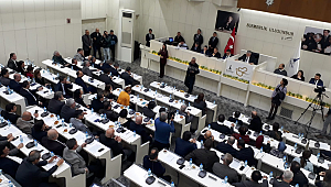 Depremi bırakıp üslubu tartıştılar