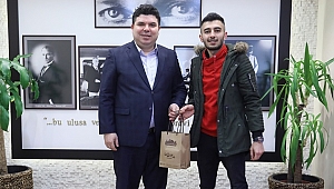 Elazığ’da ailesine kavuşturulan gençten ziyaret