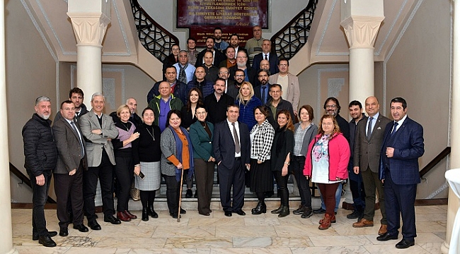 EMD İzmir'de kongre: Demircan güven tazeledi