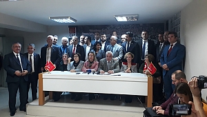 30 ilçe başkanından Deniz Yücel'e tam destek