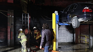 İzmir'de oto tamirhanesinde yangın