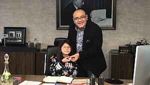 İzmir iş dünyasından matematik şampiyonu Elanur'a burs