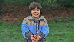 İzmirli çocuklar meşe palamudu ekti