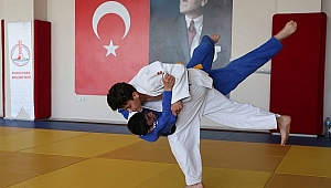 Karşıyaka’da geleceğin judocuları yetişiyor