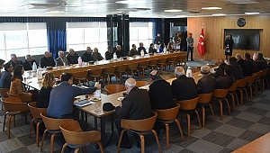 Kemalpaşa’da muhtarlarla “pozitif ayrımcılık” toplantısı