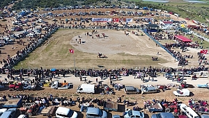 Menderes Deve Güreşleri Binleri Buluşturdu