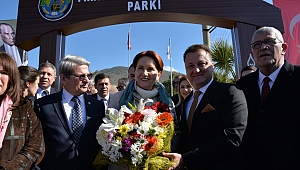 Menemen'de Çakıroğlu Parkı'nı Meral Akşener açtı