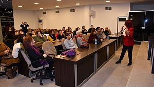 Narlıdere Belediyesi’nden 'Çocuk ve Ebeveyn' semineri