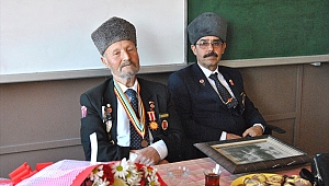 Ödemişli Kore Gazisi öğrencilere anılarını anlattı