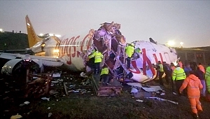 Pisten çıkan İzmir uçağı ikiye bölündü