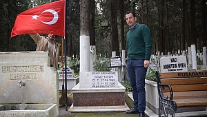 Şehidin kabrindeki bayrak yeniden dalganmaya başladı!