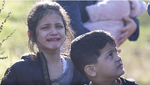 Türkiye kapıları açtı, Yunanistan biber gazıyla karşıladı