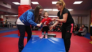 Bayraklı’da anne-çocuk jimnastik kursu