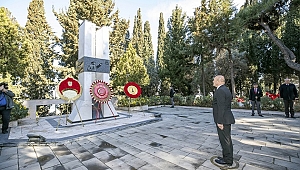 Çanakkale şehitleri için İzmir'de anma töreni