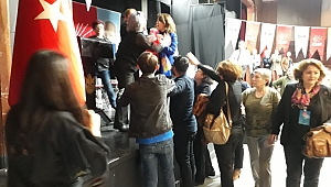 CHP İzmir İl Kadın Kolları kongresinde 1 oy fark çıktı, salon gergin!