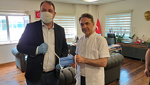 Çiğli Belediyesi 3 bin cerrahi maskeyi teslim etti