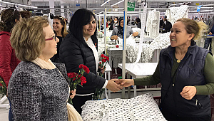 Çiğli CHP'den emekçi kadınlara ziyaret