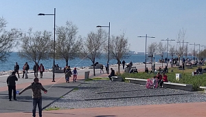 Güneşi gören İzmirli 'corona'yı unuttu!