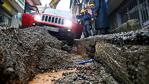 İzmir'de cipin çukurla imtihanı
