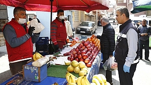 Konak zabıtasından pazaryerlerinde Koronavirüs denetimi