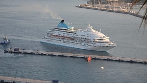 Kuşadası Çarşısında kruvaziyer bereketi