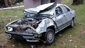 Manisa'da otomobil şarampole yuvarlandı: 1 ölü 2 yaralı