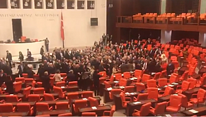 TBMM'de kavga! Ak Partili ve CHP'li vekiller yumruk yumruğa...