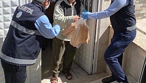 Büyükşehir İzmir’e ekmek dağıtıyor