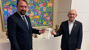 Çiğli'de örnek uygulama: Pazaryeri girişinde vatandaşa ücretsiz maske