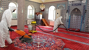 Balçova Belediyesi bir süredir kapalı olan camilerin temizliğini yaptı