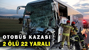 Son Dakika! Uşak'ta yolcu otobüsü ile kamyon çarpıştı: 2 ölü, 22 yaralı