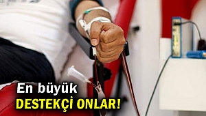 Koronavirüs hastalarının destekçisi yine 'virüsü yenenler' oldu